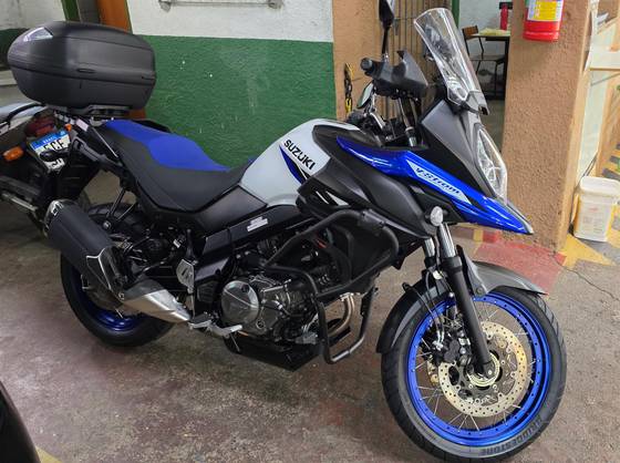 SUZUKI V-STROM 650 ADVENTURE SUZUKI V-STROM 650 ADVENTURE